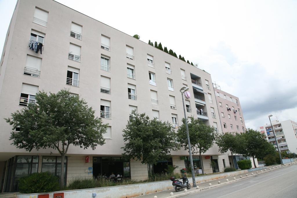 Apartment Dg With Parking Garage Split Eksteriør billede
